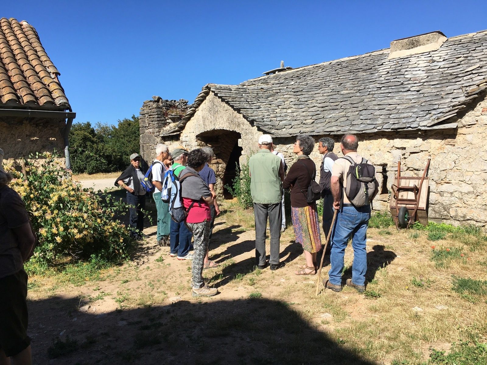 Sortie de l'ASES sur le Larzac, lors des Journées nationales de l'archéologie: "L'agriculture du Larzac, de la préhistoire à nos jours"