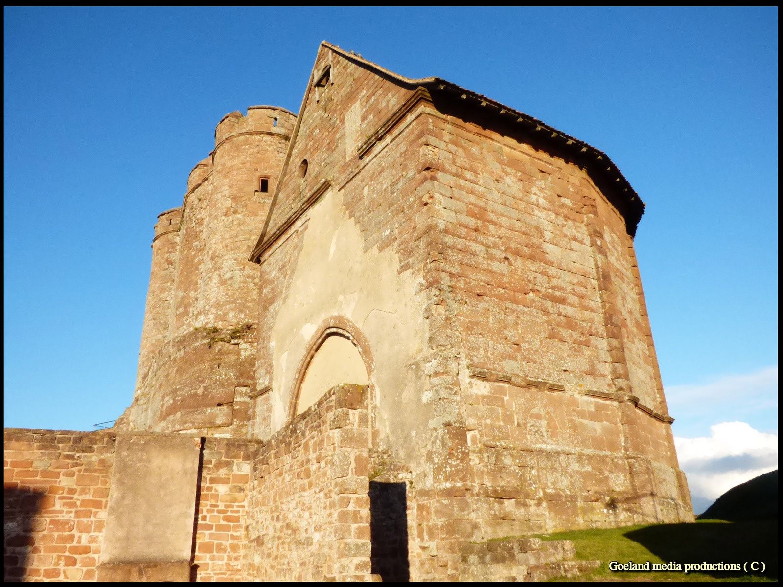 Château de LICHTENBERG ( Alsace ) - remparts supèrieurs