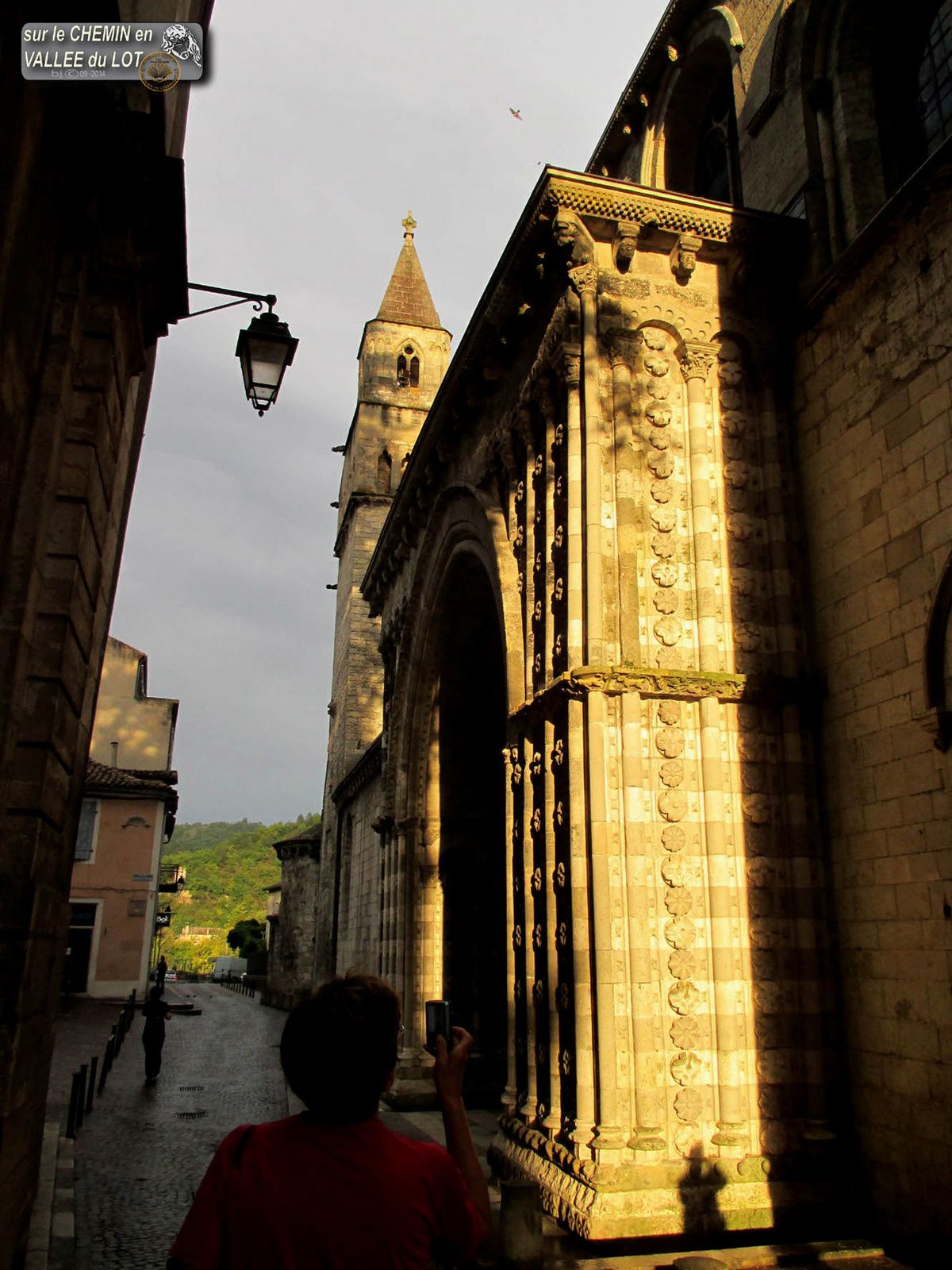 Dans les rues de Cahors ( Lot ) sur le chemin de Compostelle - patrimoine UNESCO