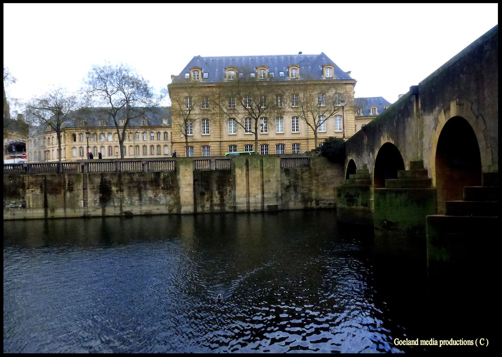 Les rues de Metz ( Moselle Grand est ) sur les rives de la riviére Moselle