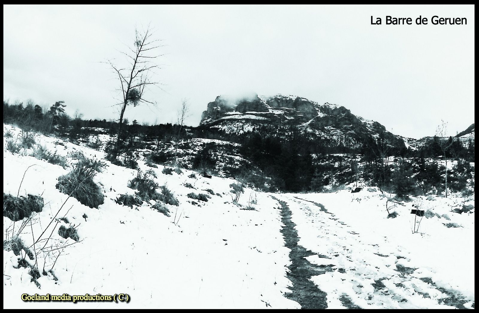 Barre de Geruen , ses escarpements dominent l'itinéraire vers la cabane de paillant