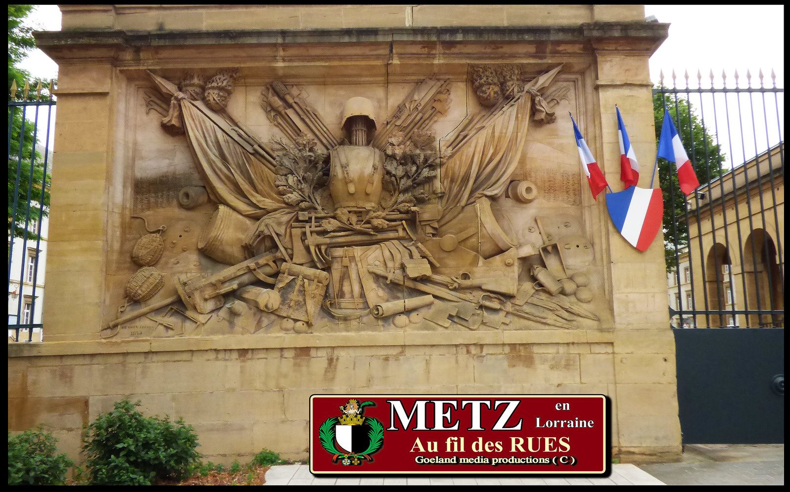 Caserne du Génie - bas relief à l'entrée du quartier militaire - METZ ( Lorraine )
