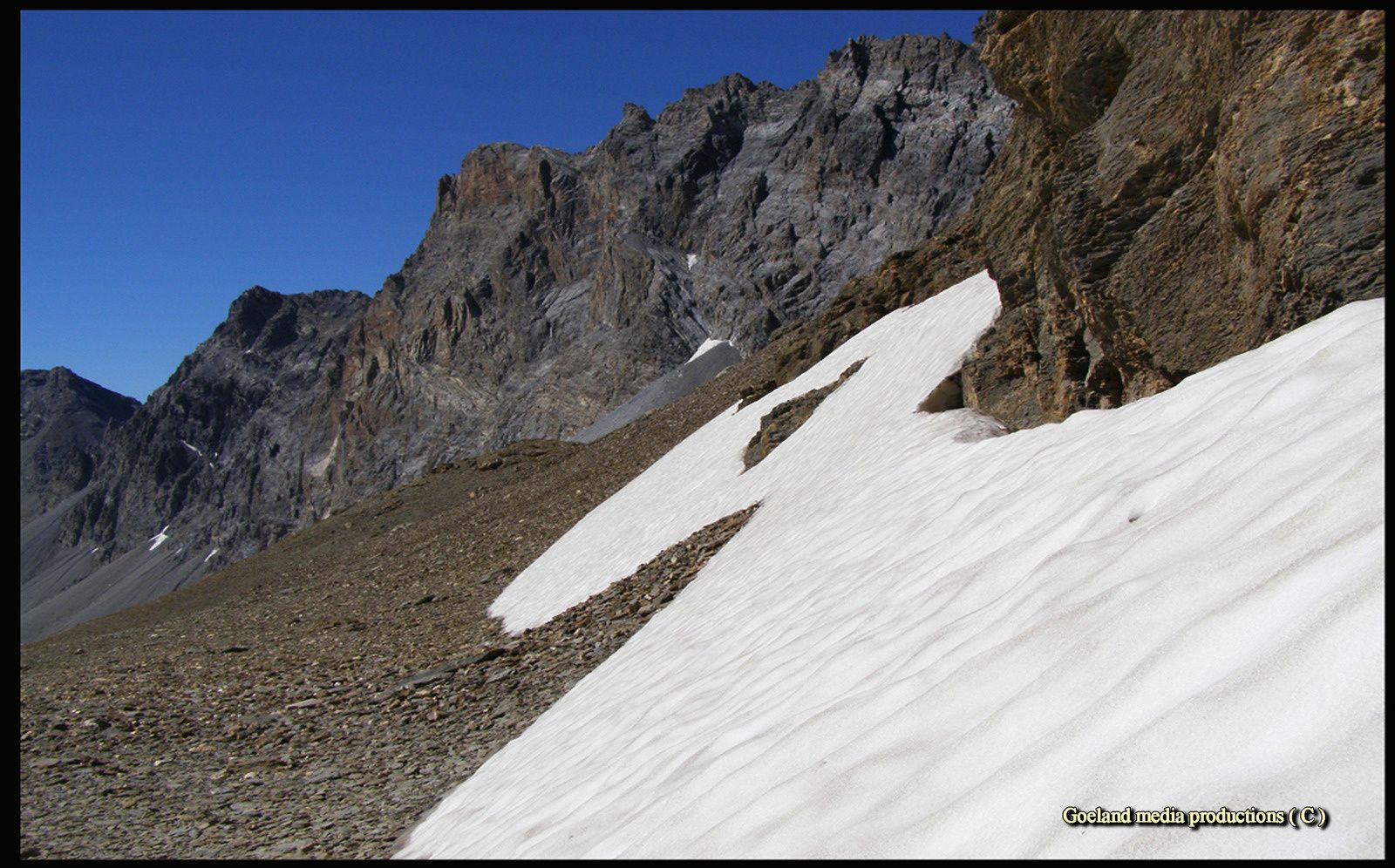 Vallon de la Stroppia au pieds des crêtes du BREC du Chambeyron ( Italia et France ) - Fouillouse