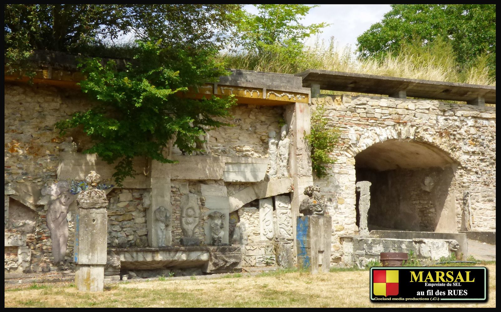 SEL de Lorraine - Sculpture libre sur les remparts ( MARSAL ) - Moselle - Gd Est