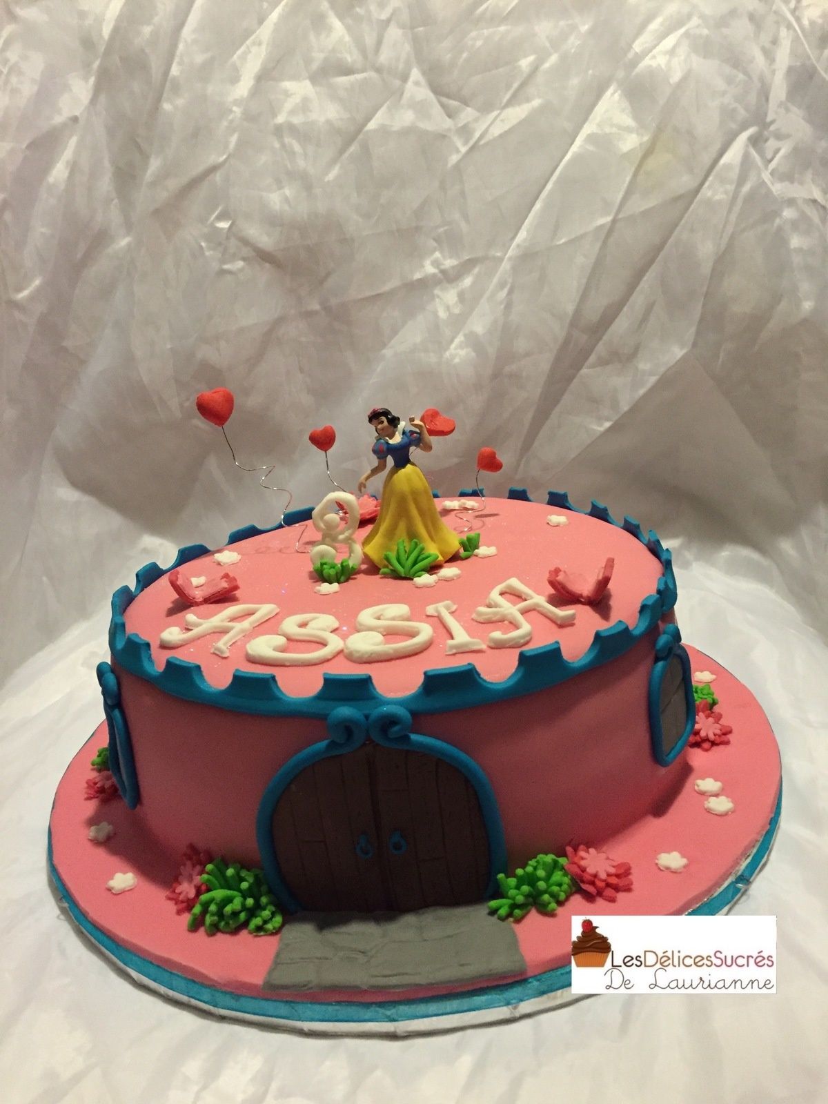 Gateau Blanche Neige Les Delices Sucres De Laurianne Gateau Blanche Neige Les Delices Sucres De Laurianne