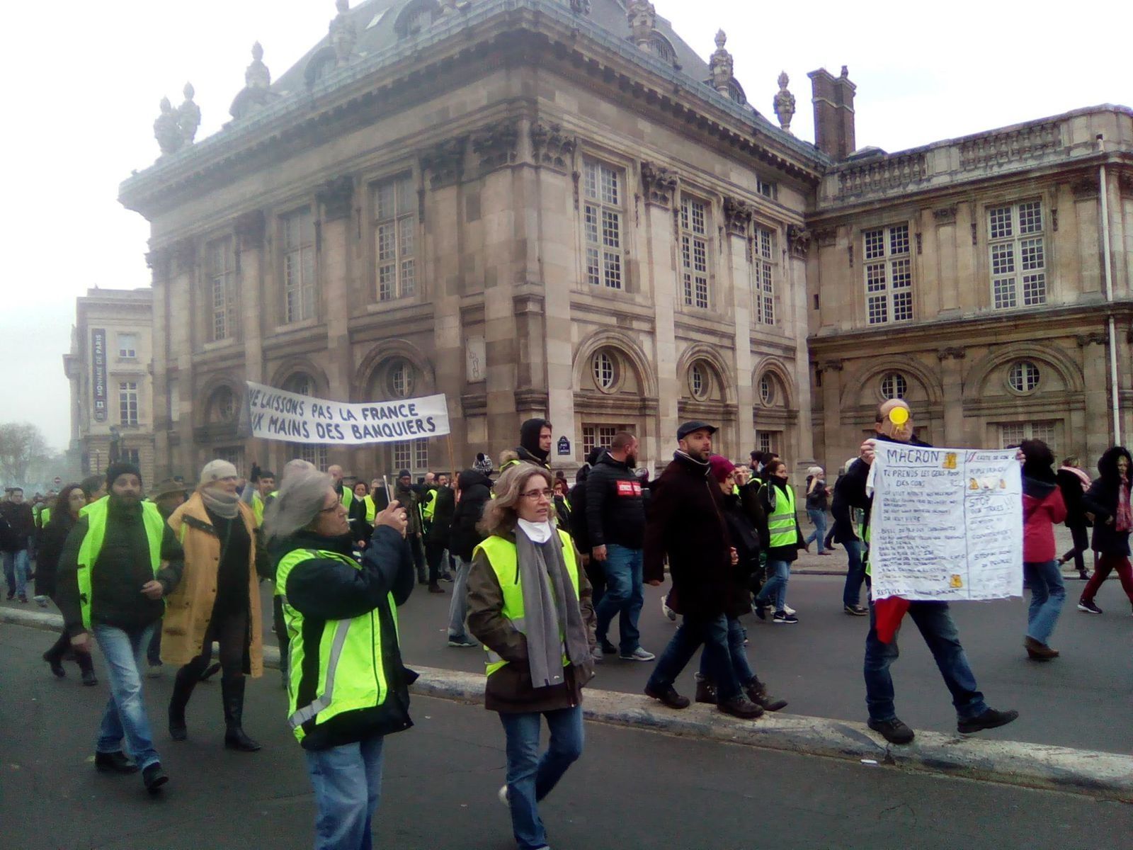 Le Référendum Dinitiative Citoyenne Ou Comment Les Gilets