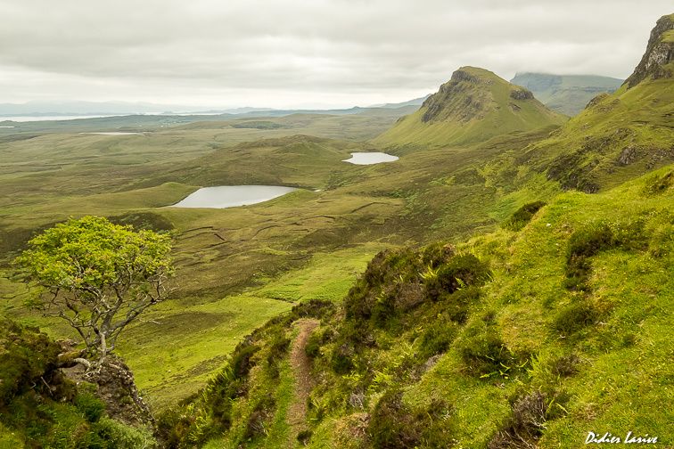 QUIRAING ECOSSE SKYE ISLANDS LOCH BEN CORBETT GLEN GRAHAM