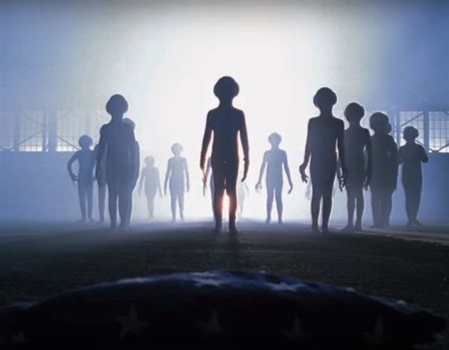Les Aliens arrivent