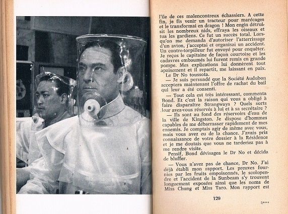 Deux pages de "Dr No" dans sa version illustrée de 1963.