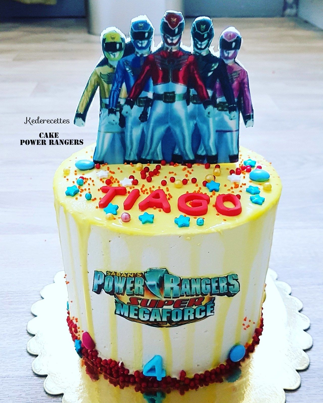 Recette Land Recette De Layer Cake Power Rangers Sur Kederecettes Recette Land Recette De Layer Cake Power Rangers Sur Kederecettes