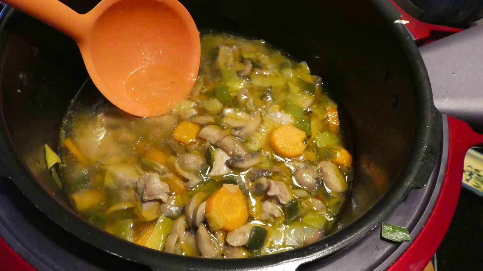 BLANQUETTE DE VOLAILLE ! au cookeo Chez Vikki