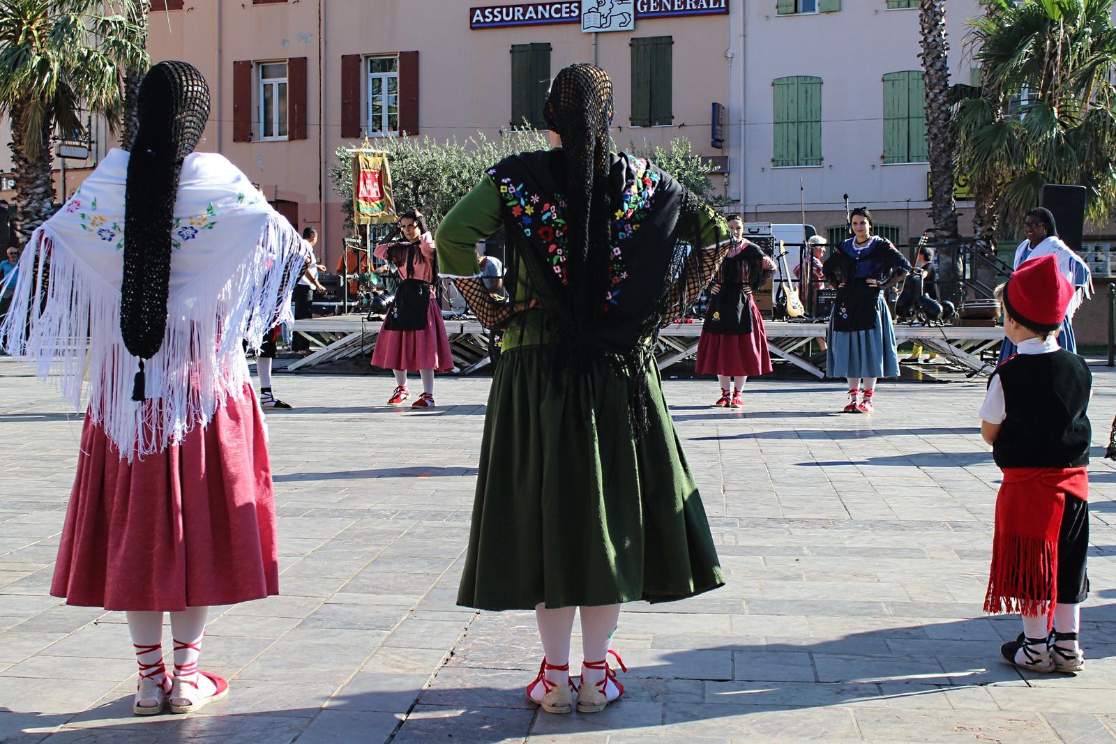 els dansaires catalans de Thuir 