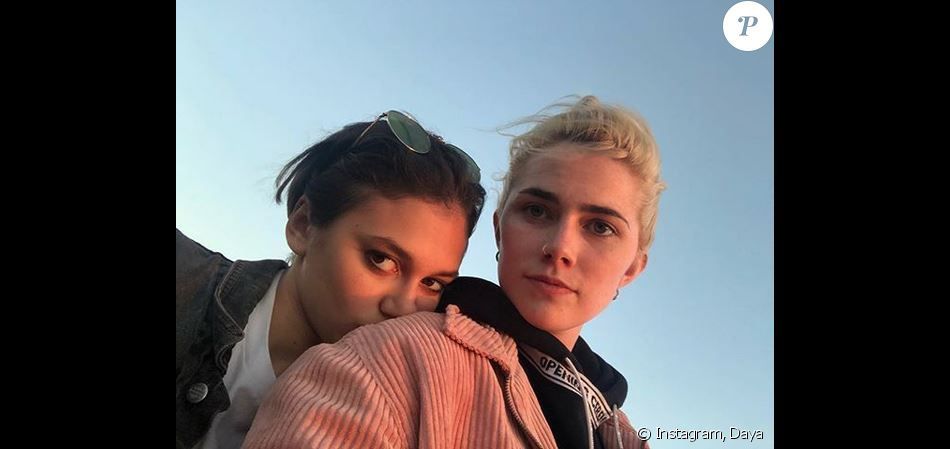 séduit par lesbienne amiorgies sexy