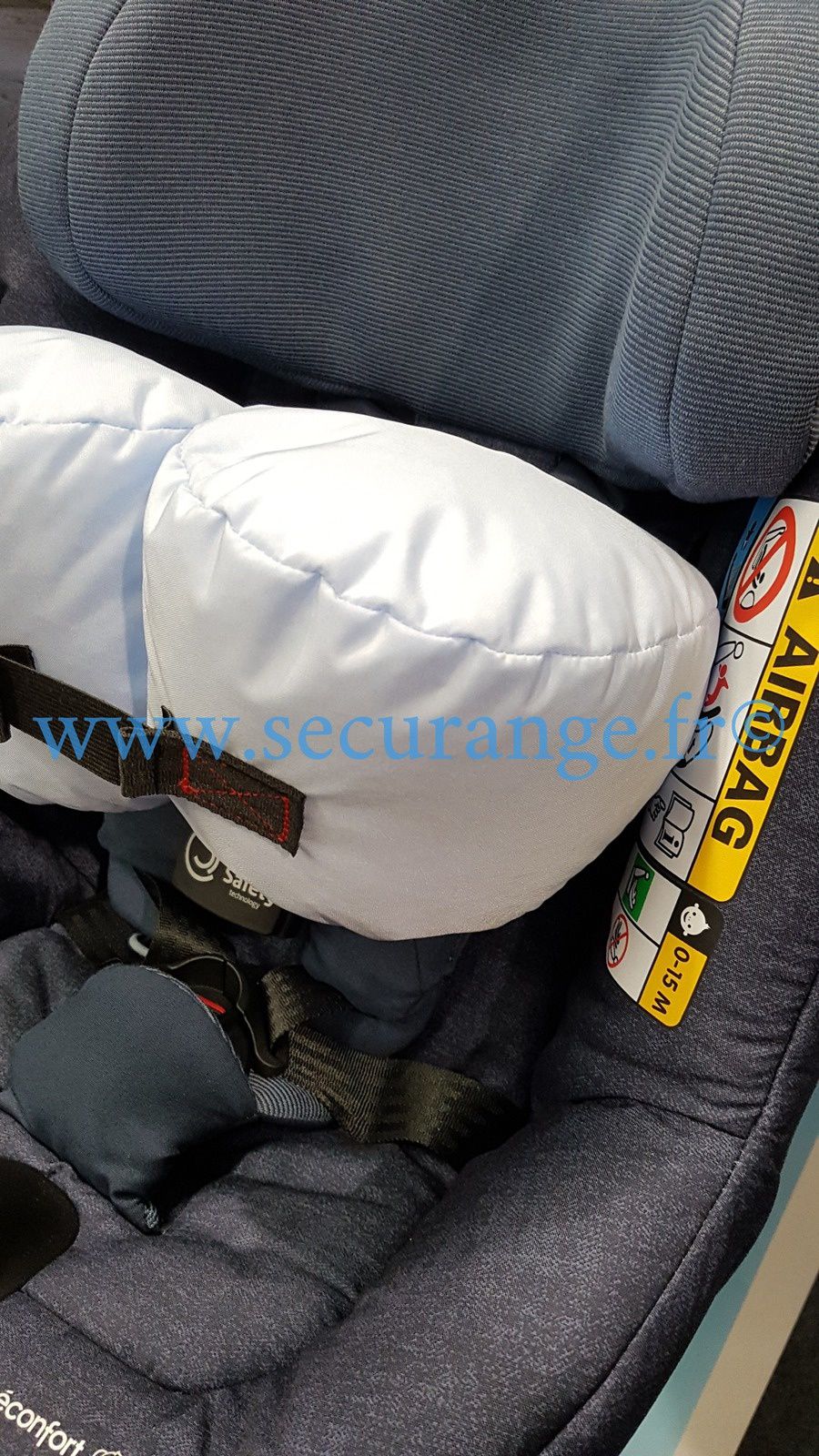 AxissFix avec Technologie Air Safety de Bébé Confort (Maxi-Cosi) : un siège  auto avec airbag jusqu'à 55 % plus sûr - Sécurange
