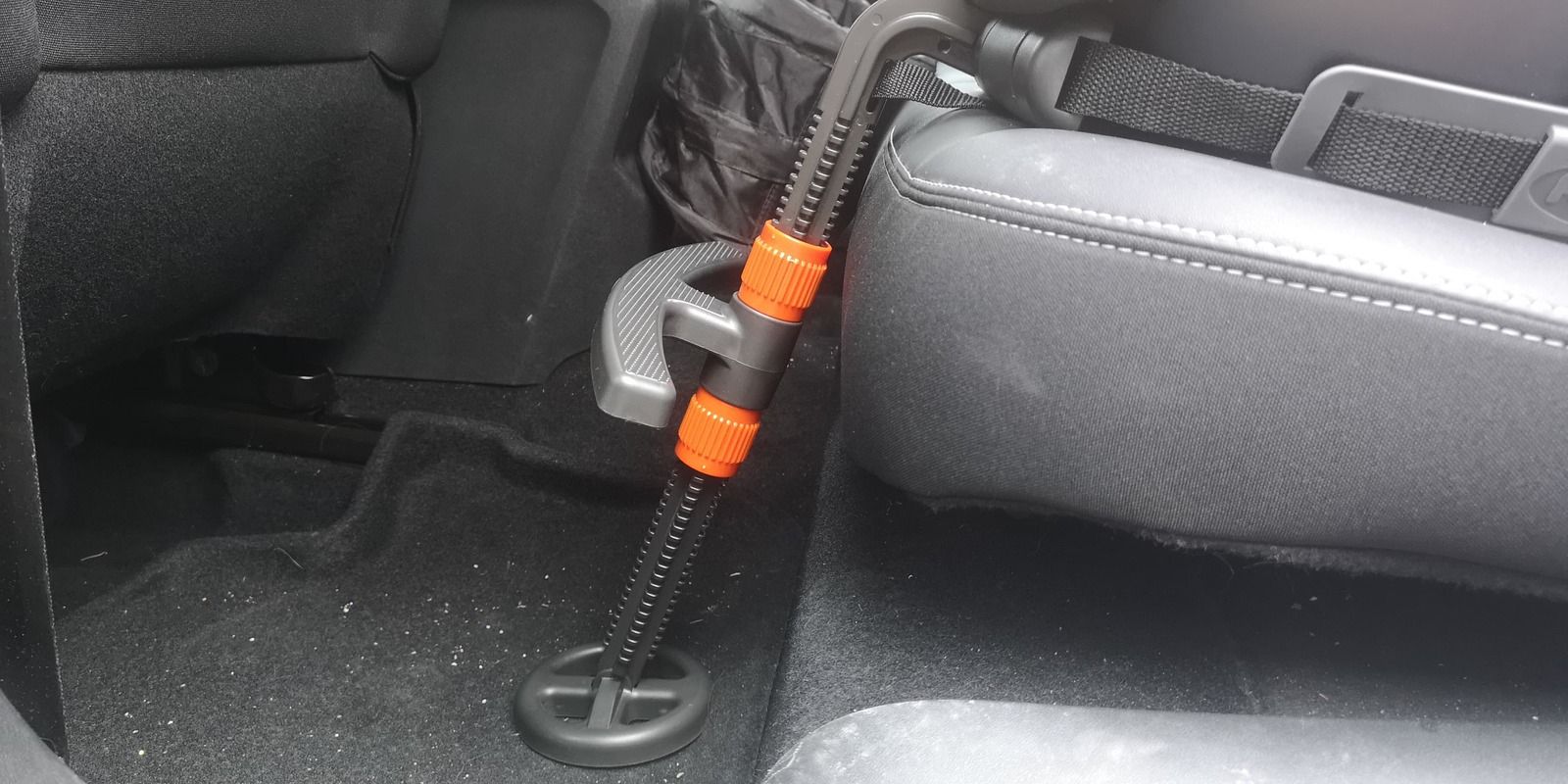 repose pied siege auto