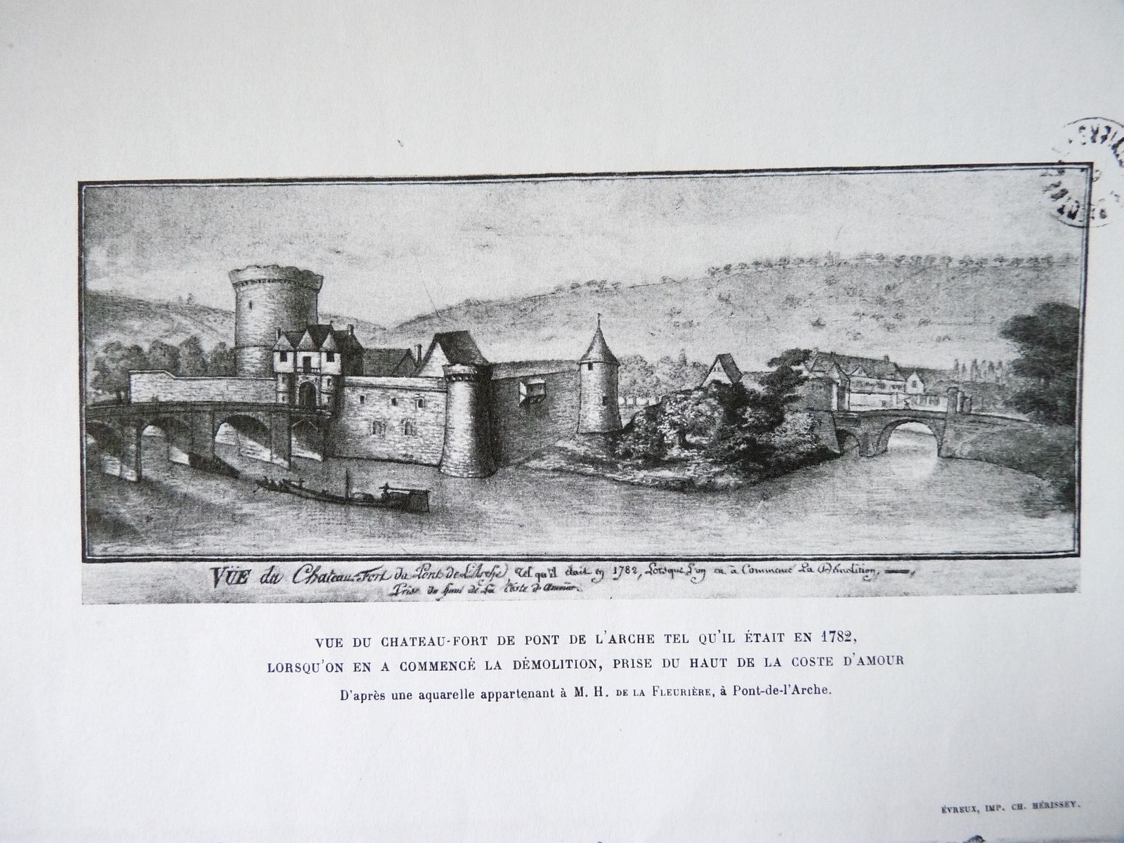 La coste d'amour nommé dans un dessin de 1782 représentant le fort de Limaie, c'est-à-dire le fort situé de l'autre côté du pont de Pont-de-l'Arche. Le pont actuel touche la berge d'Igoville à l'endroit de la tour d'angle figurant sur ce dessin reproduit dans un article de Léon Coutil intitulé "Le vieux château de Limaie et le vieux pont de Pont-de-l'Arche (Eure)" publié dans le Bulletin de la Société d'études diverses de Louviers, tome XVI, 1921-1922. 