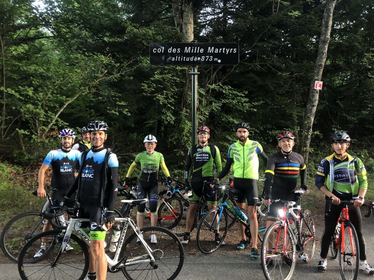 Premier col de la journée, les Mille-Martyrs au lever du jour