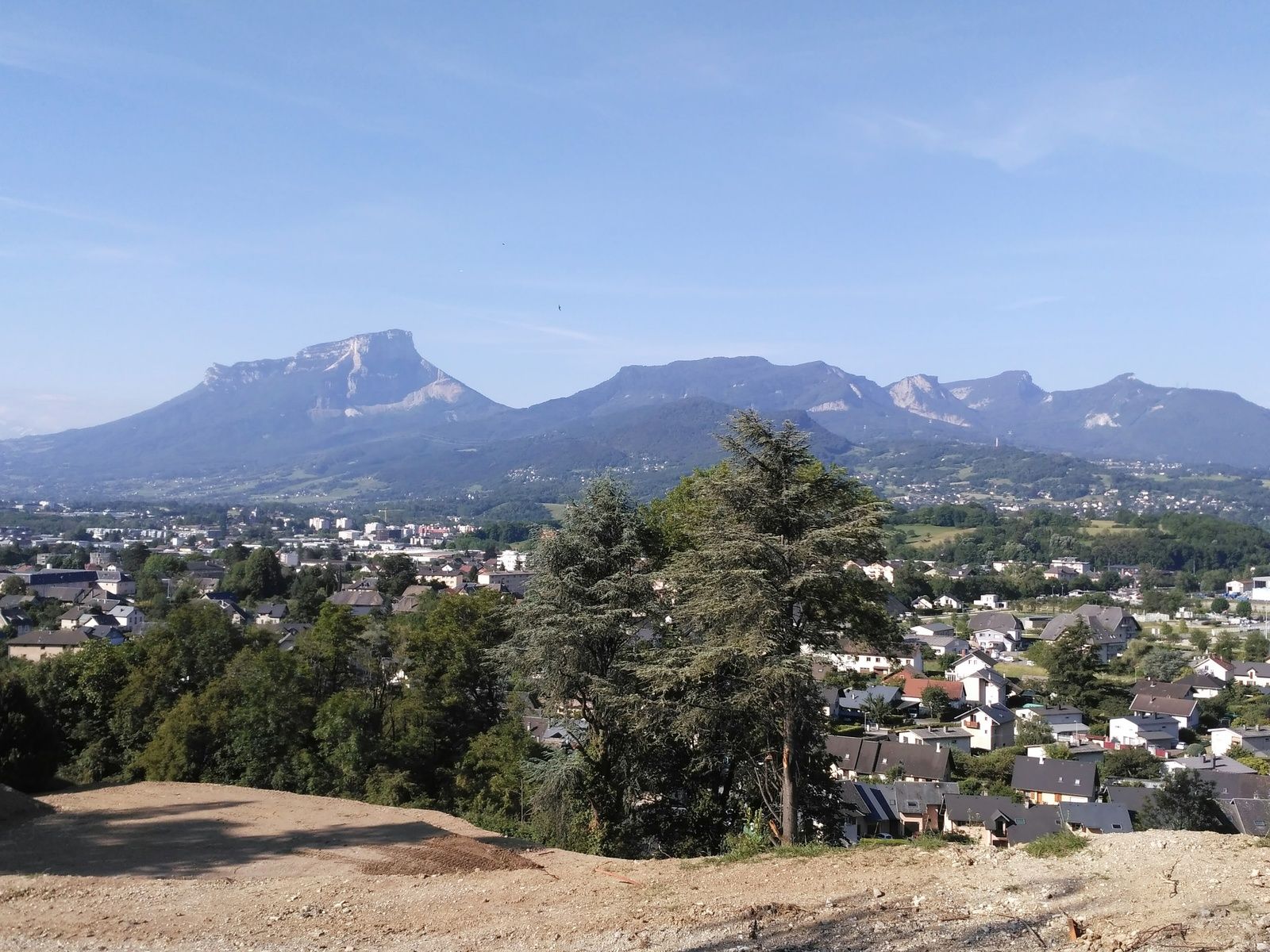 St Jean d'Arvey, vue sur le Mont Granier