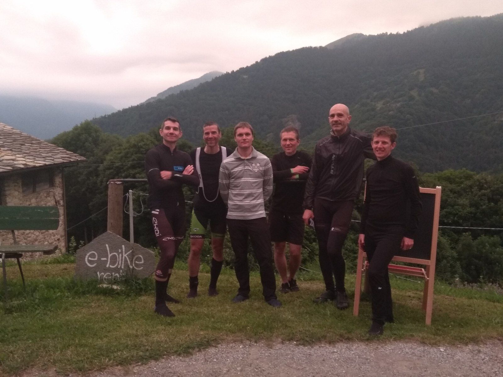 L'équipe presque au complet au gîte de Stroppo, Locanda Codirosso