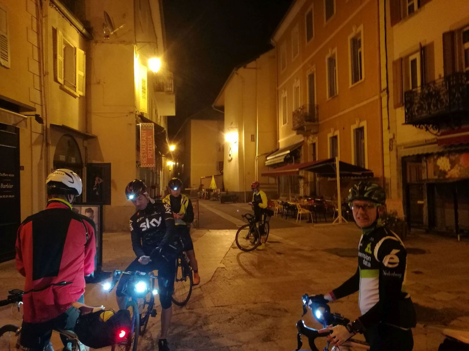 L'équipe à l'Office du Tourisme de Jausiers, point officiel de départ des 7 Majeurs