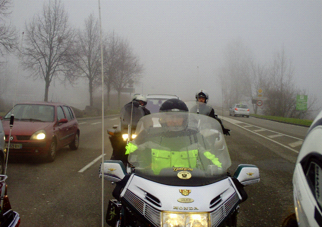 ET PENDANT CE TEMPS LÀ........................