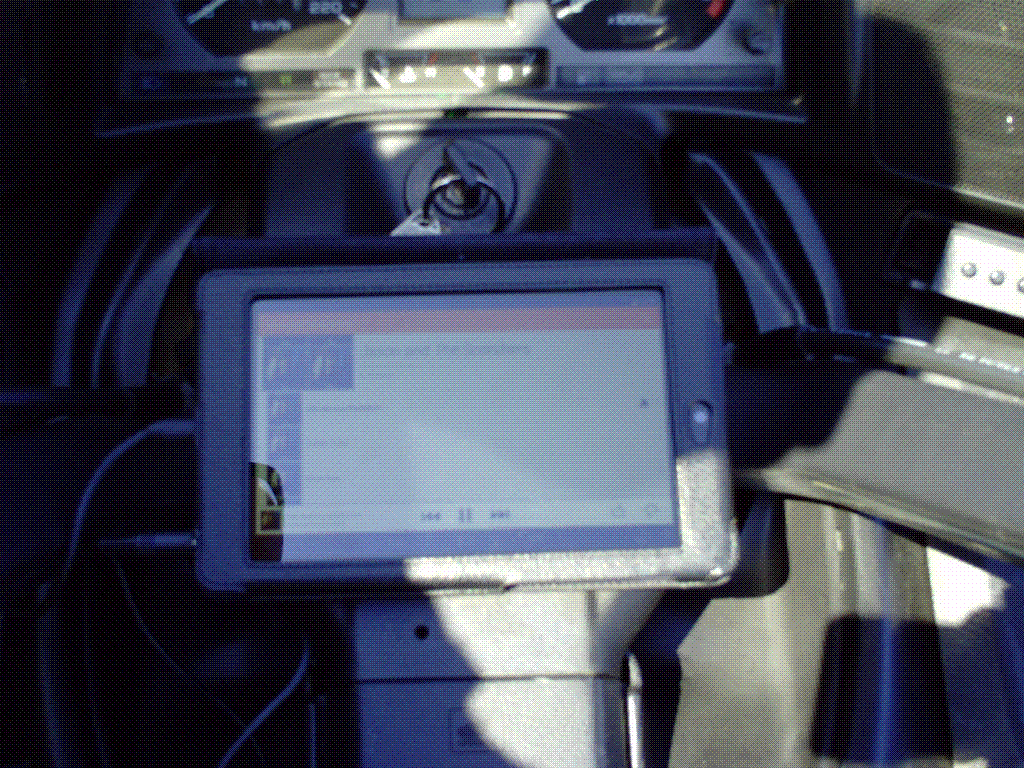 JACK ET SA TABLETTE..............HÉ JACK ELLE BRILLE POUR DE VRAI..................SUPER POLISH DE CHEZ NORAUTO