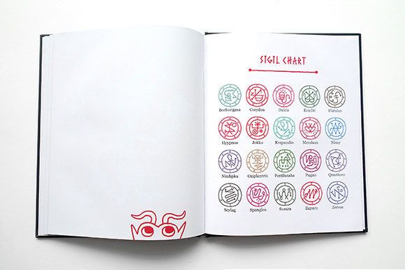 «Le livre de démons pour enfants » enseigne aux enfants comment invoquer des démons !