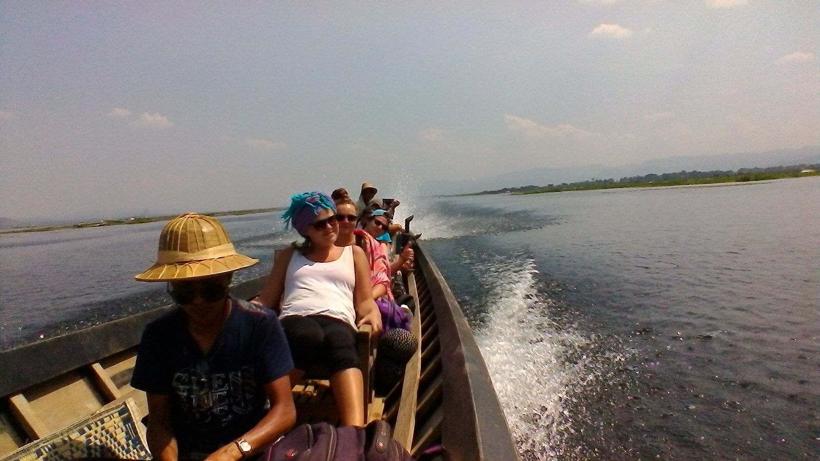 sur le lac inle