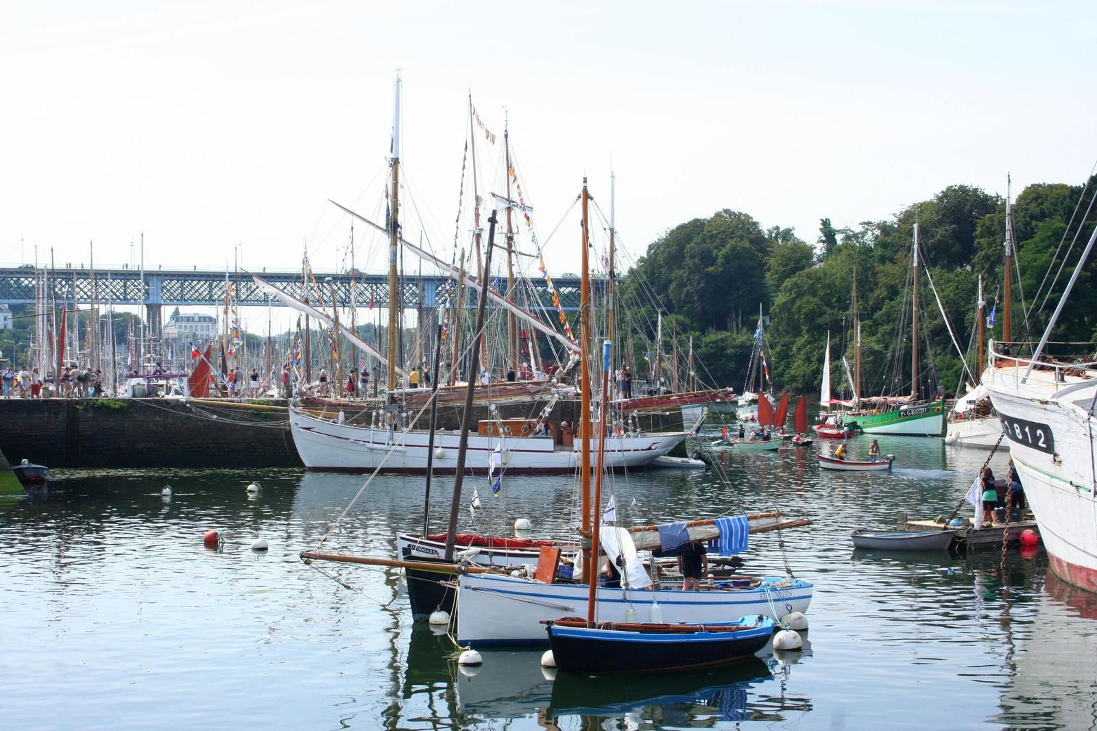 244 - Temps Fêtes, Port-Rhu, Festival maritime du 24 au 27 juillet 2014 à Douarnenez,  des centaines de voiliers traditionnels... Finistère en Bretagne. 