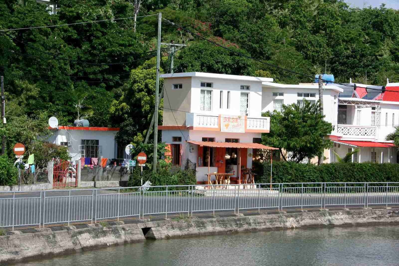 Automatic slideshow... (12 views)