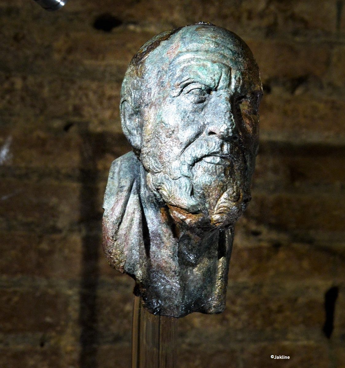 Les forums impériaux...en morceaux!