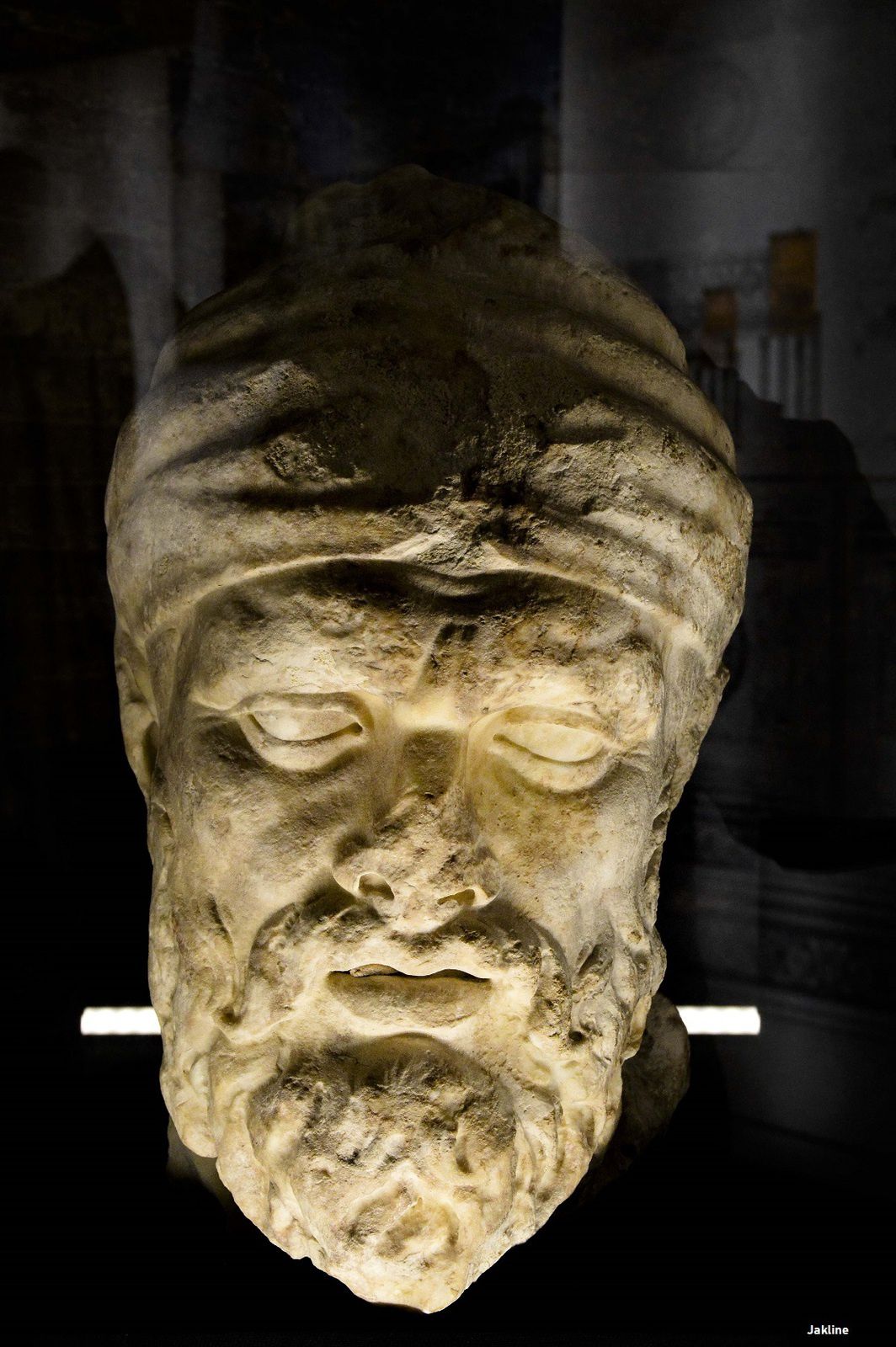 Les forums impériaux...en morceaux!