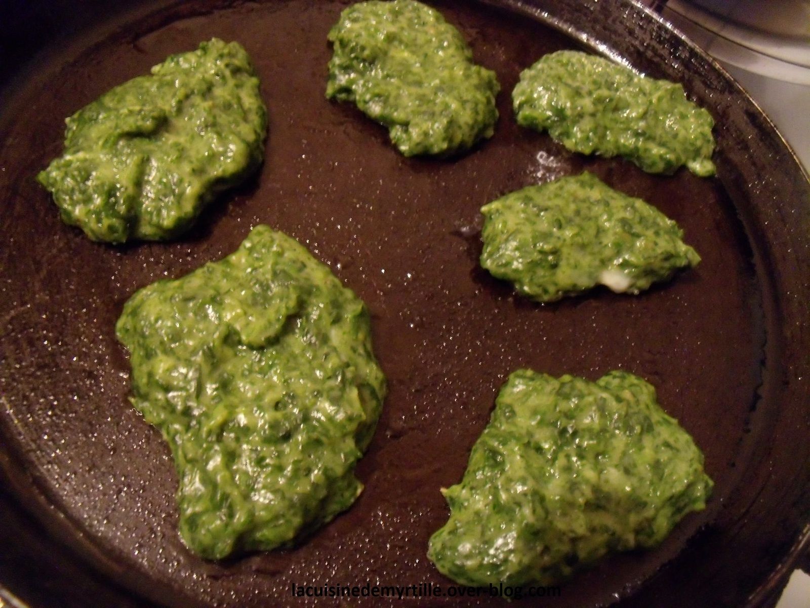 Galettes aux épinards (à la poêle) idéal pour recycler un reste d