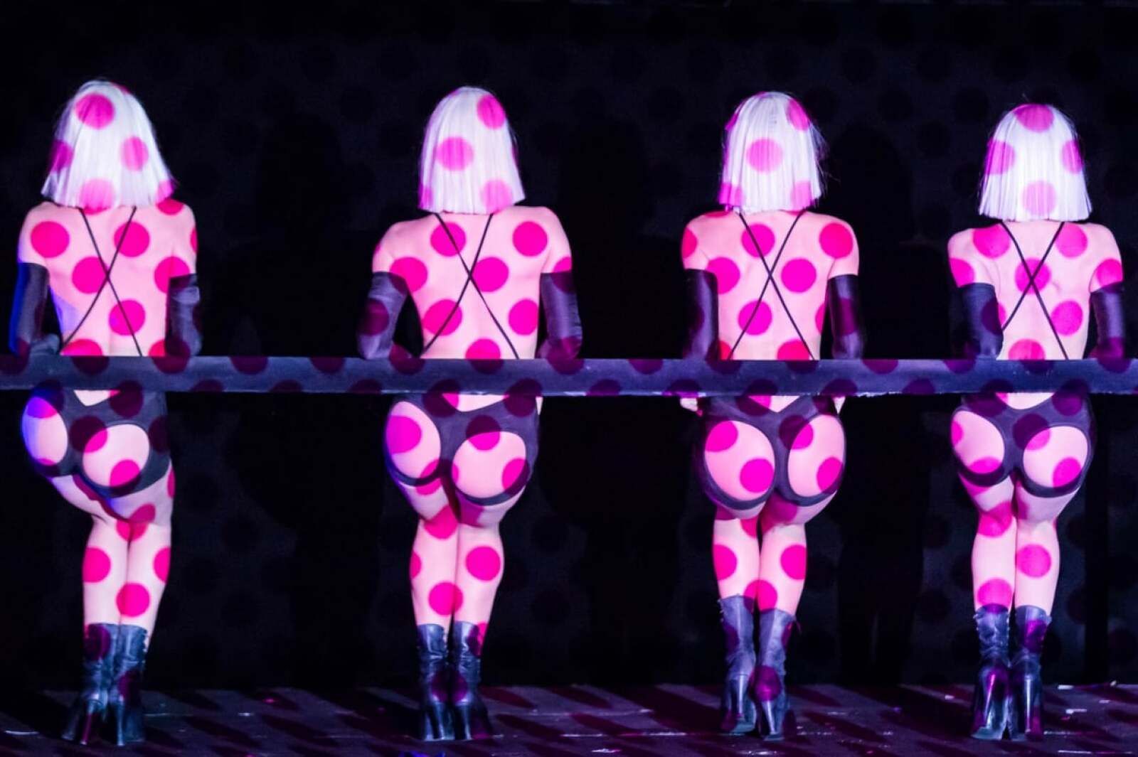 numéro baby buns cabaret crazy horse