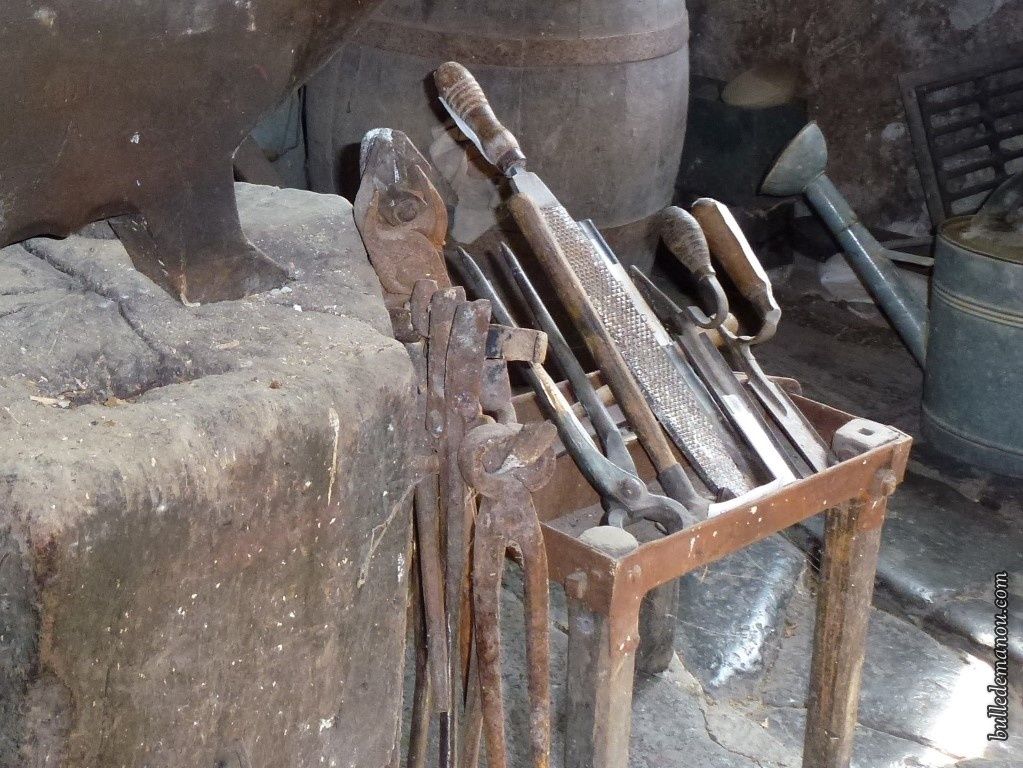 Visite d'une forge ancestrale dans la Drôme (2) Le travail du maréchal- ferrant et ses outils - Dans la Bulle de Manou