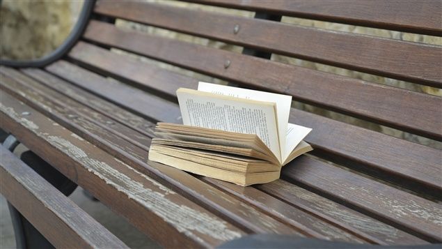 ob_7964e4_150803-pq17v-livre-ete-banc-sn