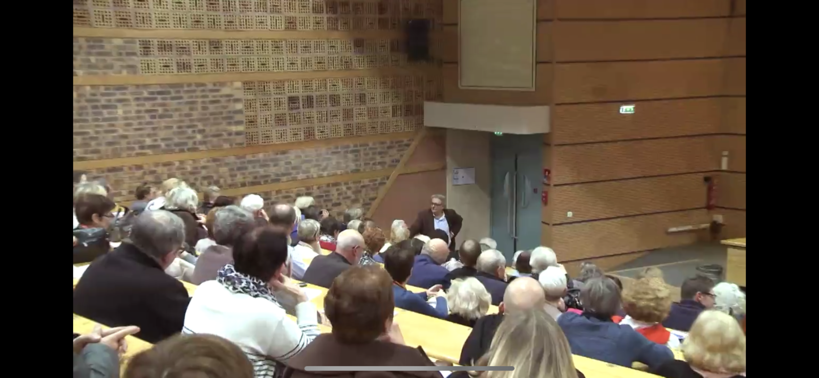 Michel Onfray - Conférence sur le livre « Cosmos » (Artois TV) - 21.03.2015