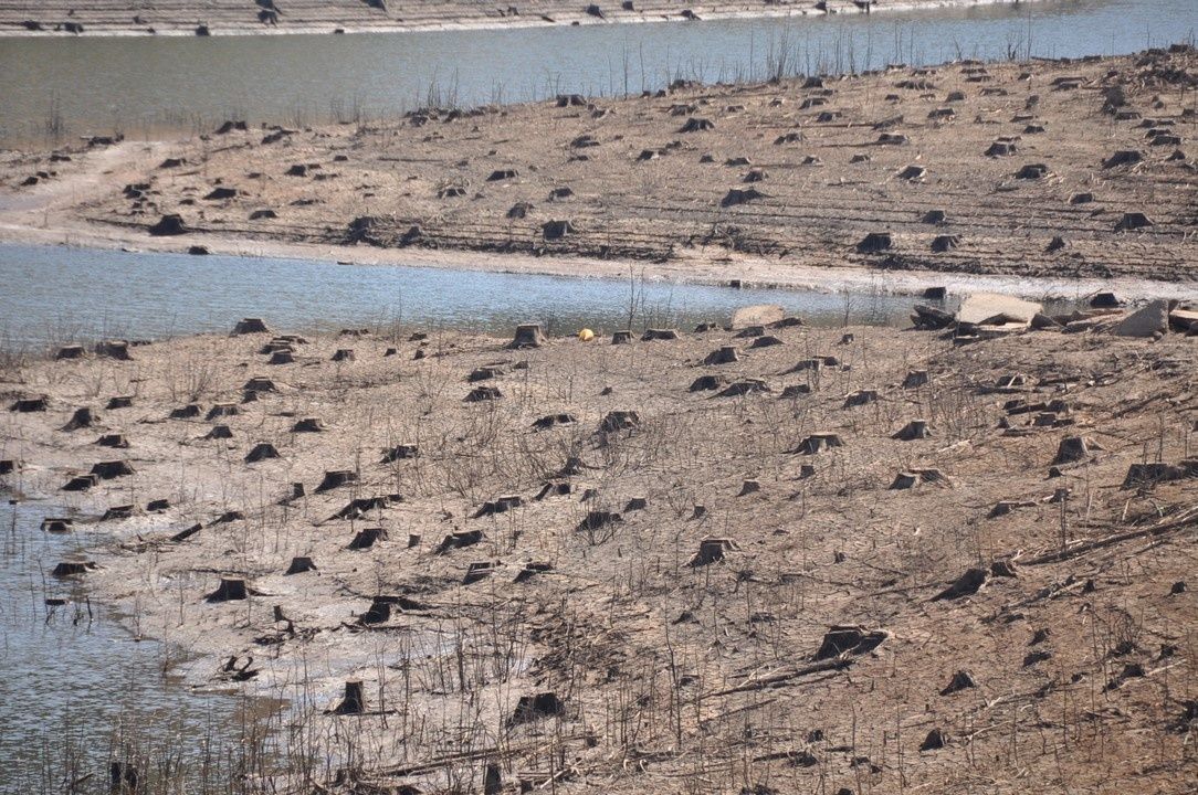 Combien De Temps La Maree Reste Basse Le Lac de Pierre Percée à marée ultra basse.........il est où le