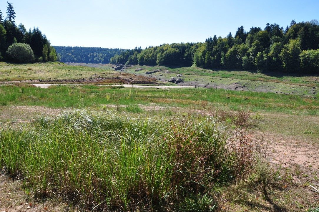 Combien De Temps La Maree Reste Basse Le Lac de Pierre Percée à marée ultra basse.........il est où le