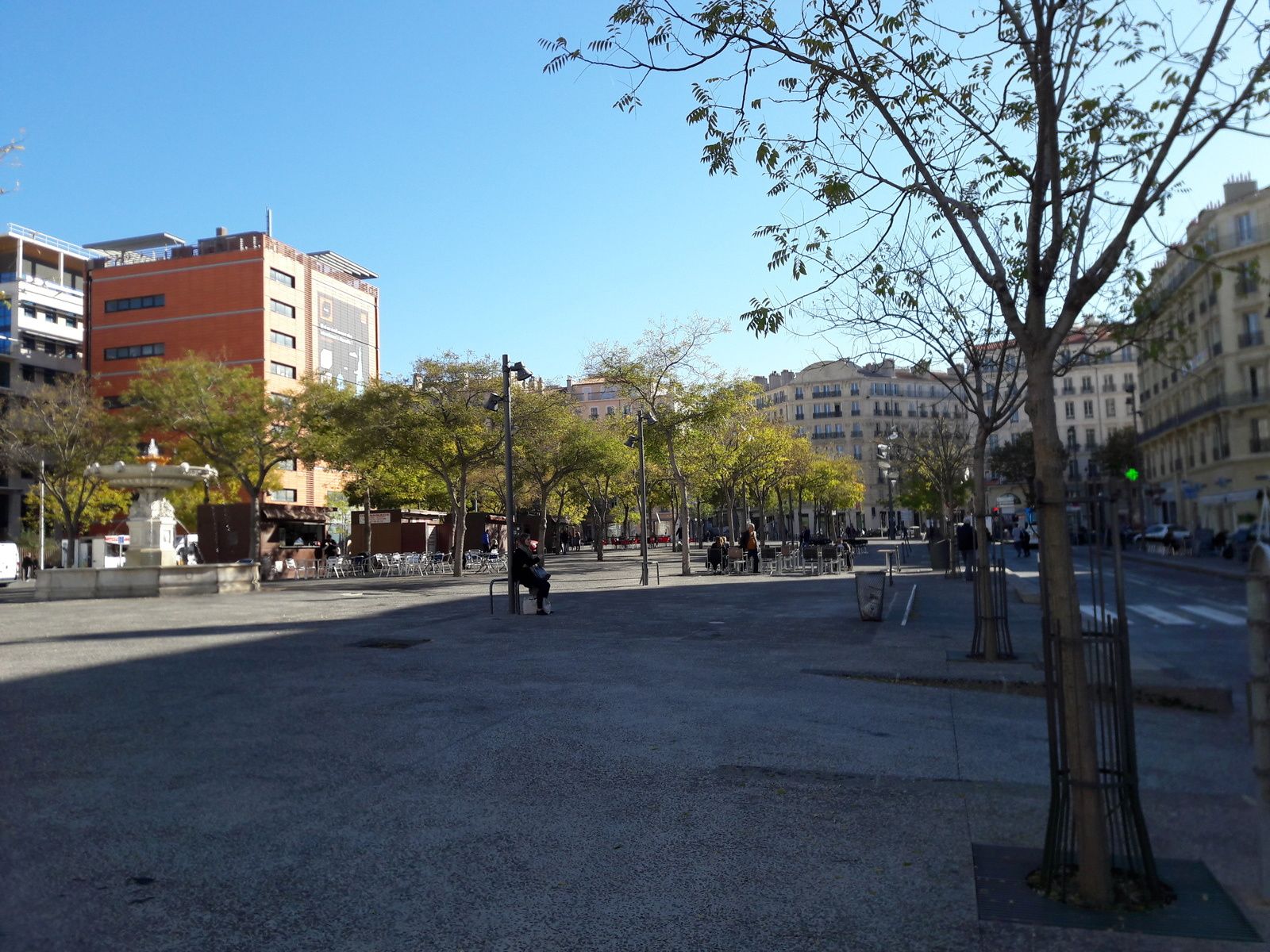 Marseille / Quartier de la Joliette le blog rymie