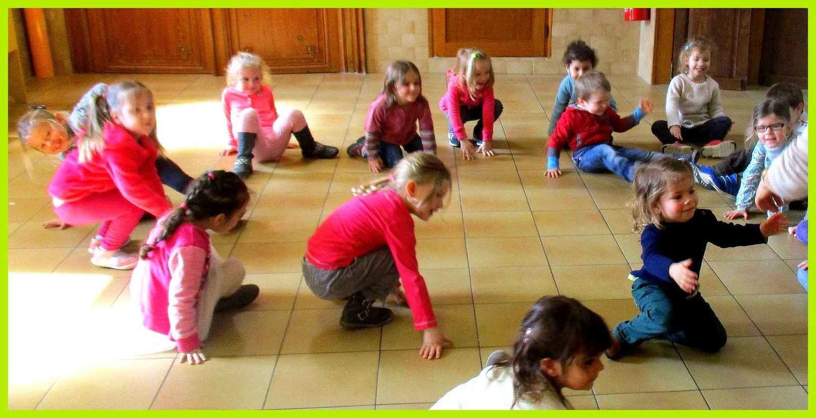 "Dansons la capucine .....Youuuu !"