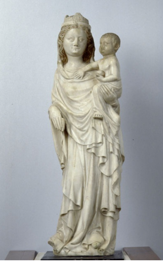 2. Jean Pépin de Huy (actif entre 1311 et 1329) Vierge à l’enfant, 1329 Marbre - 65 x 21 x 10 cm Arras, Musée des Beaux-Arts Photo : Base Musenor