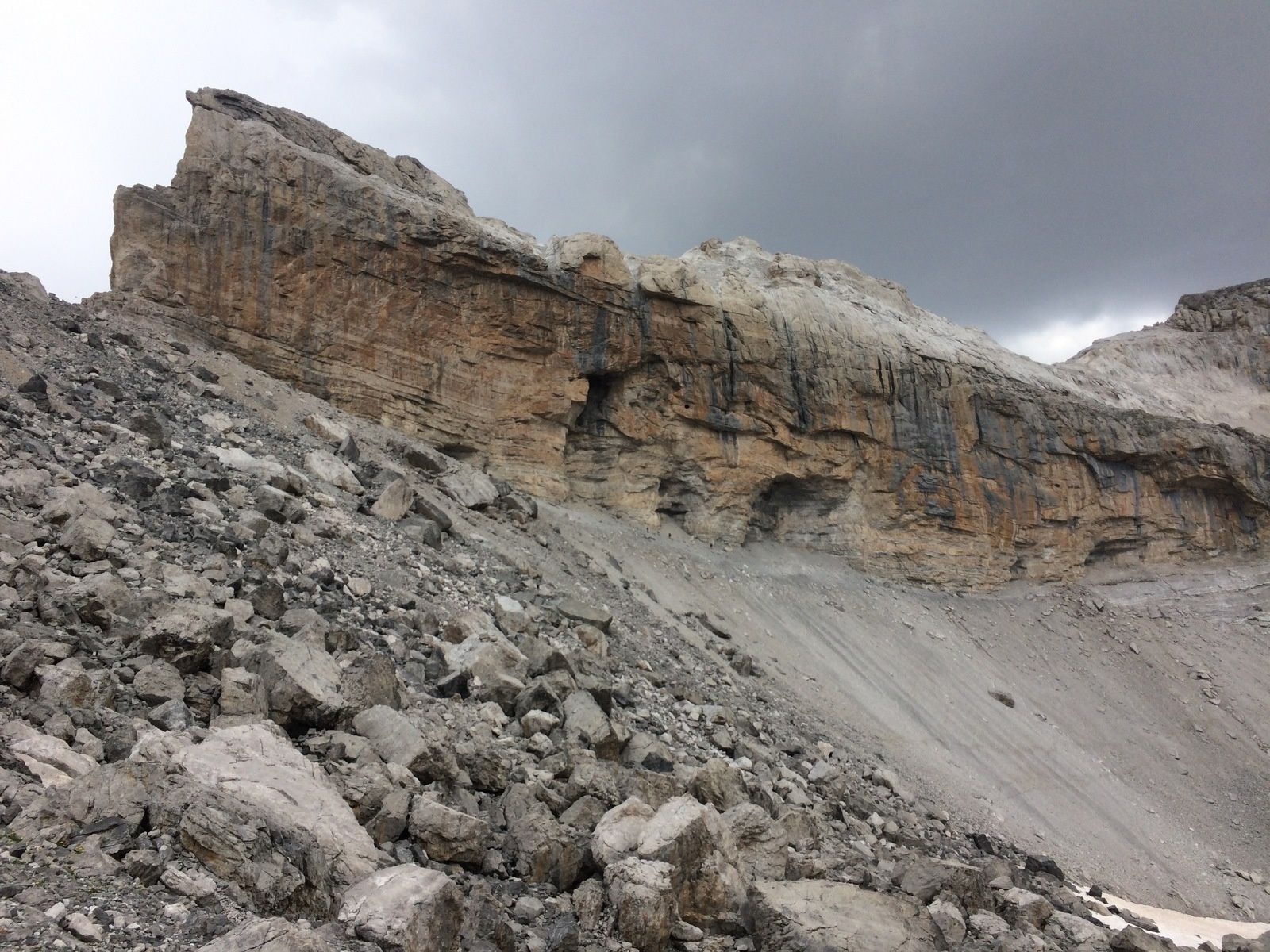 Les vires de la Escuzana et des Fleurs