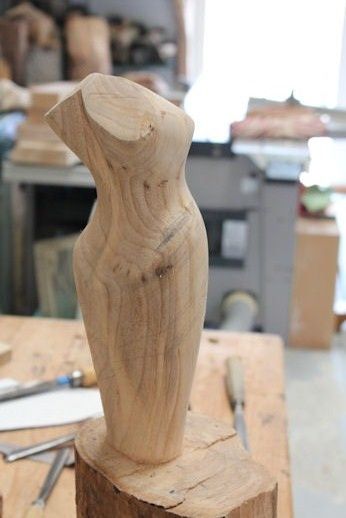 un beau buste stylisé ..... à suivre !!!