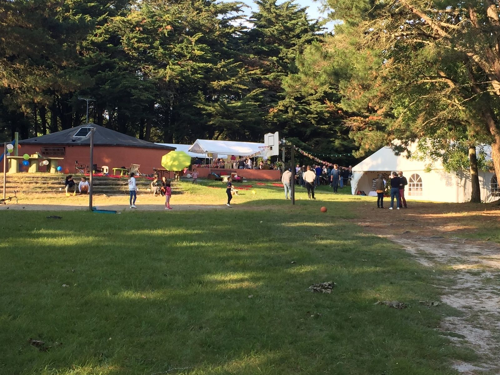 Camping De L anas Les Moutiers En Retz CENTRE DE VACANCES ANAS LES MOUTIERS EN RETZ - Centre de vacances situé au  coeur du Pays de Retz, à 10 kms de Pornic et 30 kms de Nantes, location de  bungalow,