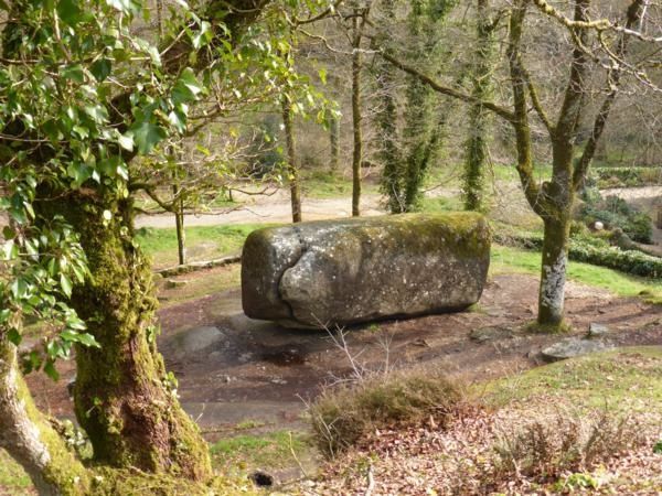 légendaire "roche tremblante"