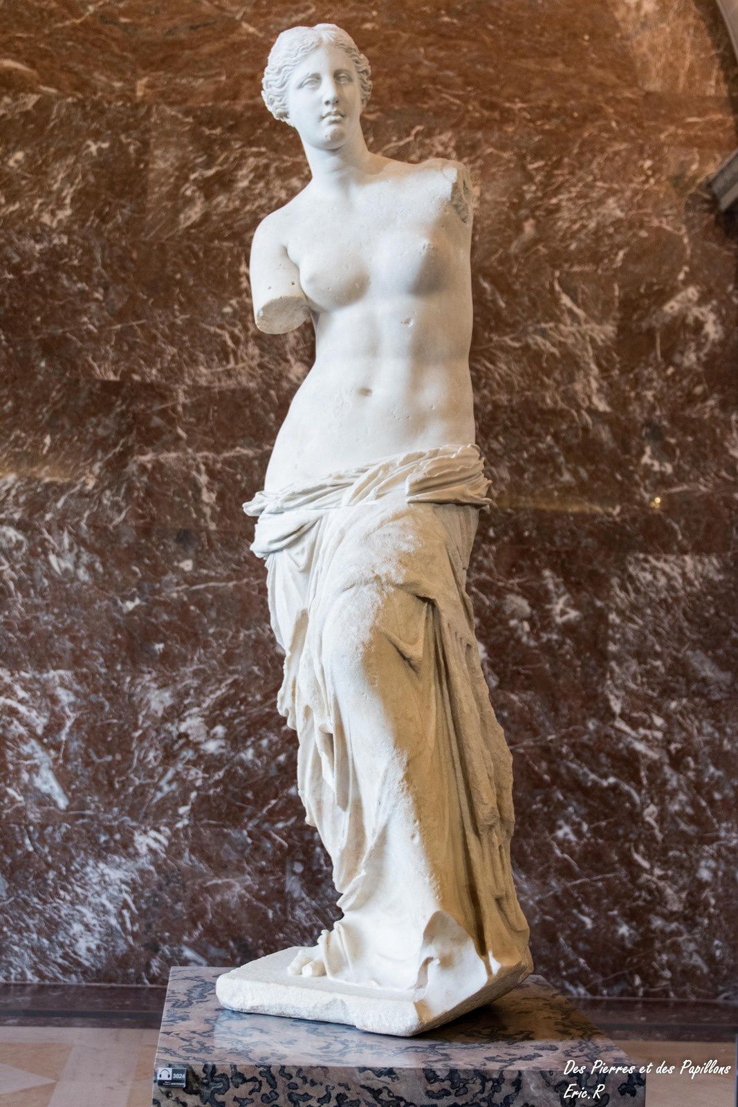 Le Louvre - Les statues Grecques et Romaines. -  Des-pierres-et-des-papillons.over-blog.com