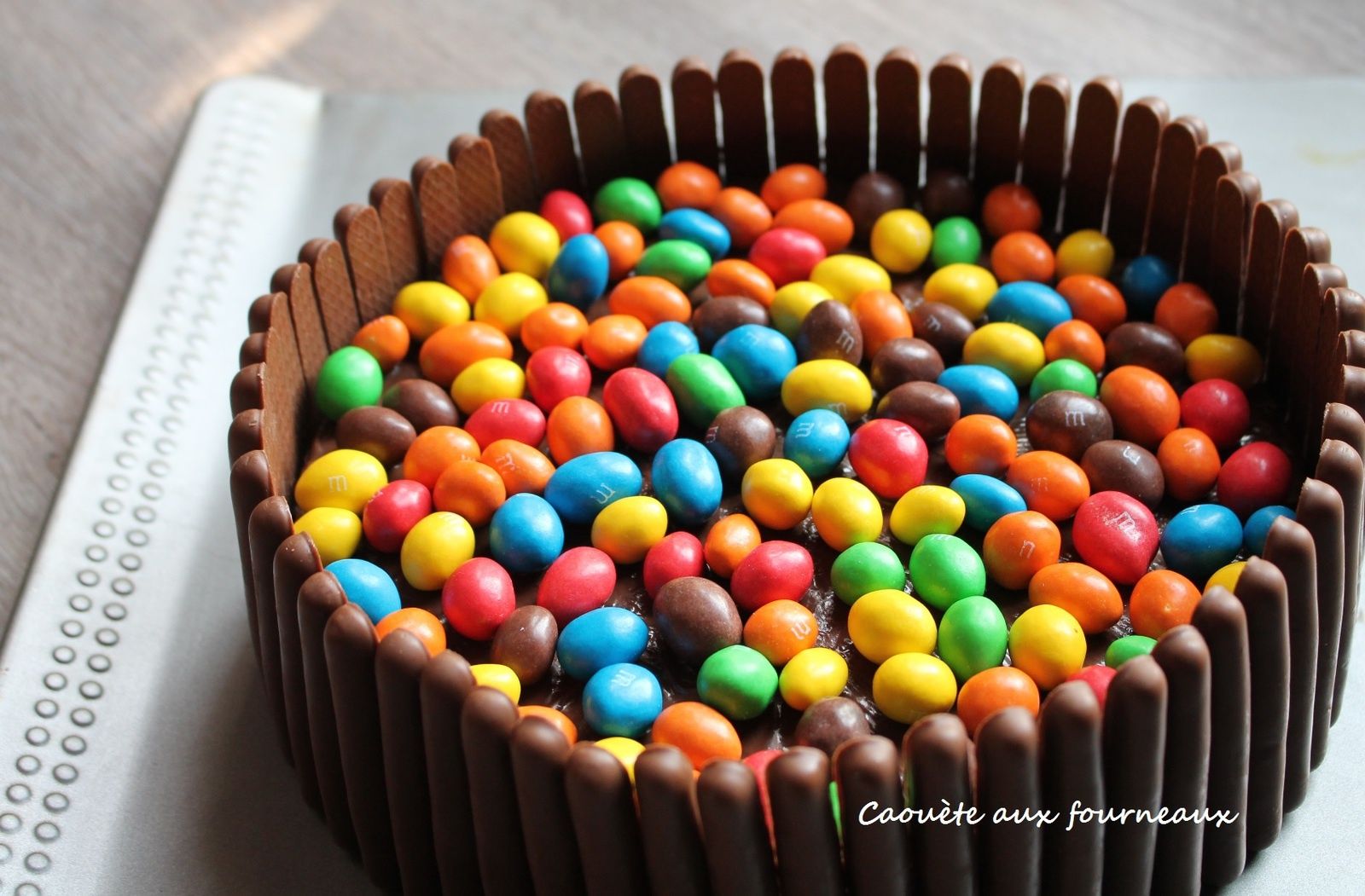 Gateau D Anniversaire Deco Bonbons Genoise Pate A Tartiner A La Noisette Caouete Aux Fourneaux Gateau D Anniversaire Deco Bonbons Genoise Pate A Tartiner A La Noisette Caouete Aux Fourneaux