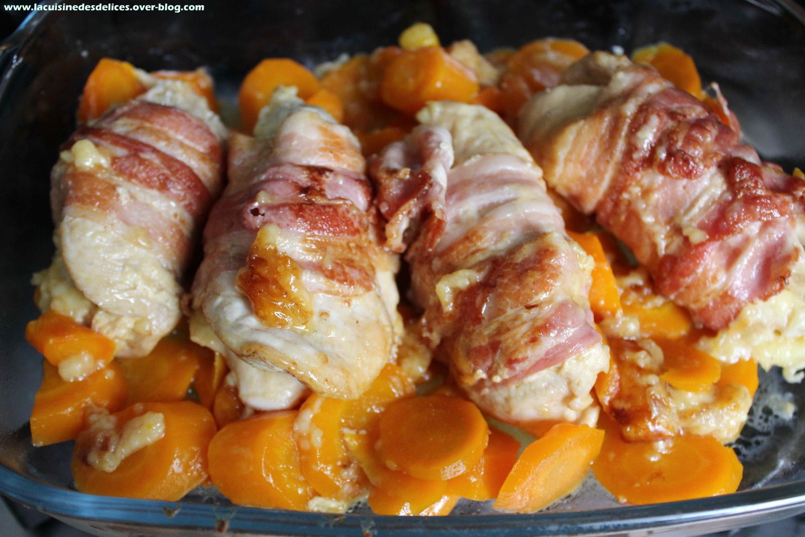 BLANC DE POULET AU CANTAL ET CAROTTES La cuisine des délices