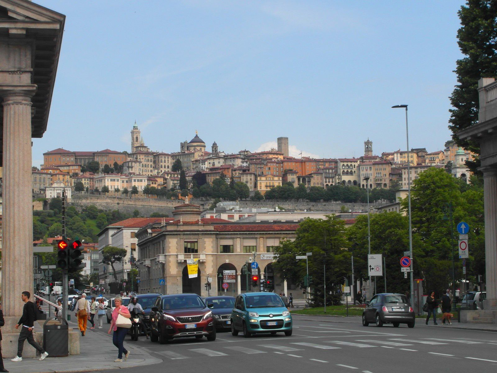 La ville haute de Bergame depuis Porta Nuova